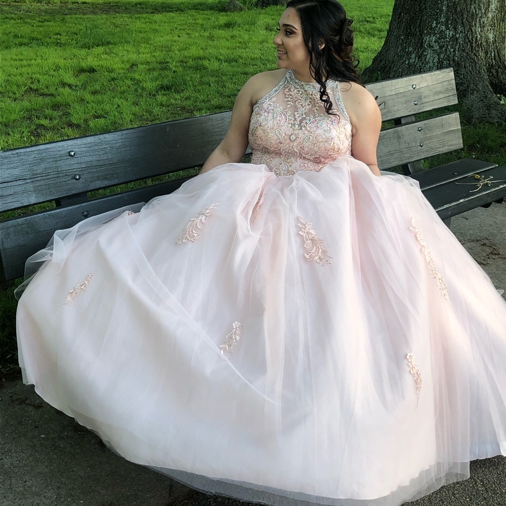 Beautiful Blush Color Leonia Lee Sweet 15/16 Gown